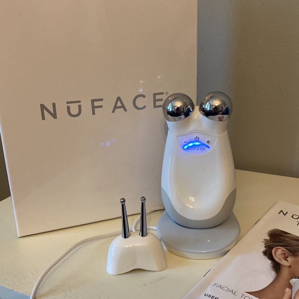 COPY - NUFACE trinity pro and ELE (effective lip and eye) attachment